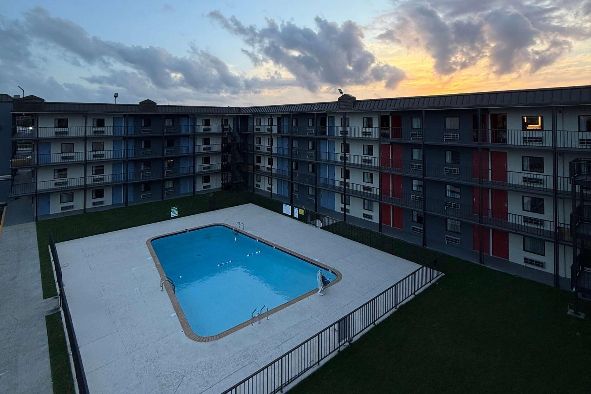 Days Inn By Wyndham Kenner/New Orleans Airport South Exterior foto